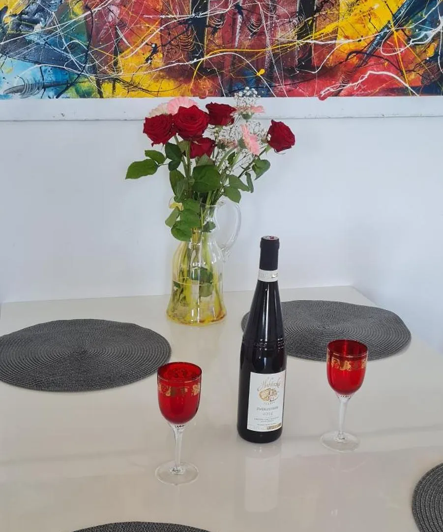 Prostorny 3 Pokojovy Apartman S Dvema Terasami Prag Lägenhet