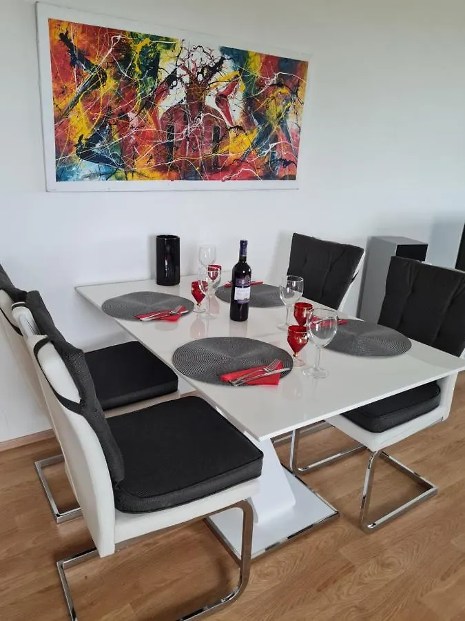Prostorny 3 Pokojovy Apartman S Dvema Terasami Prag Lejlighed