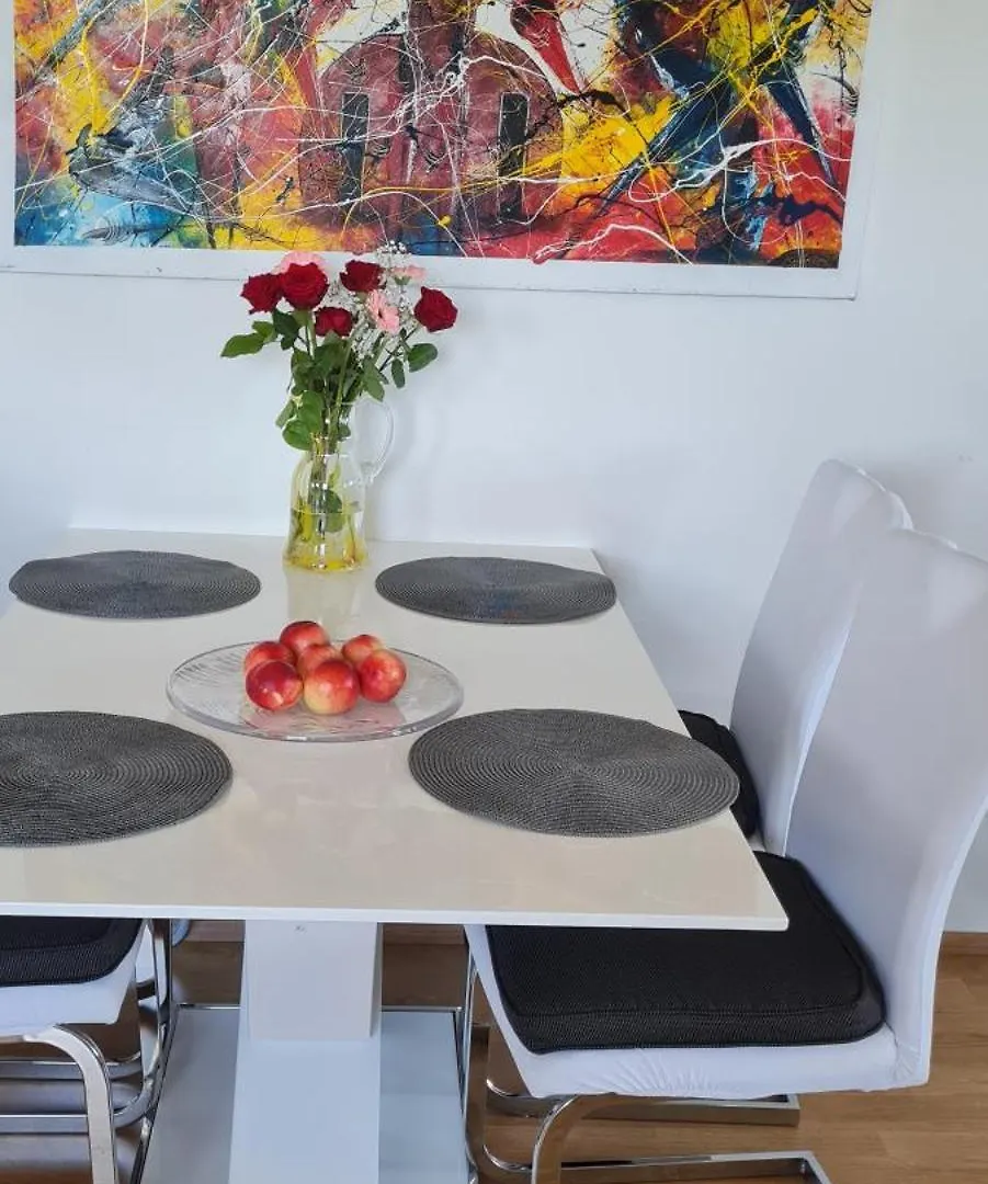 Prostorny 3 Pokojovy Apartman S Dvema Terasami Prag