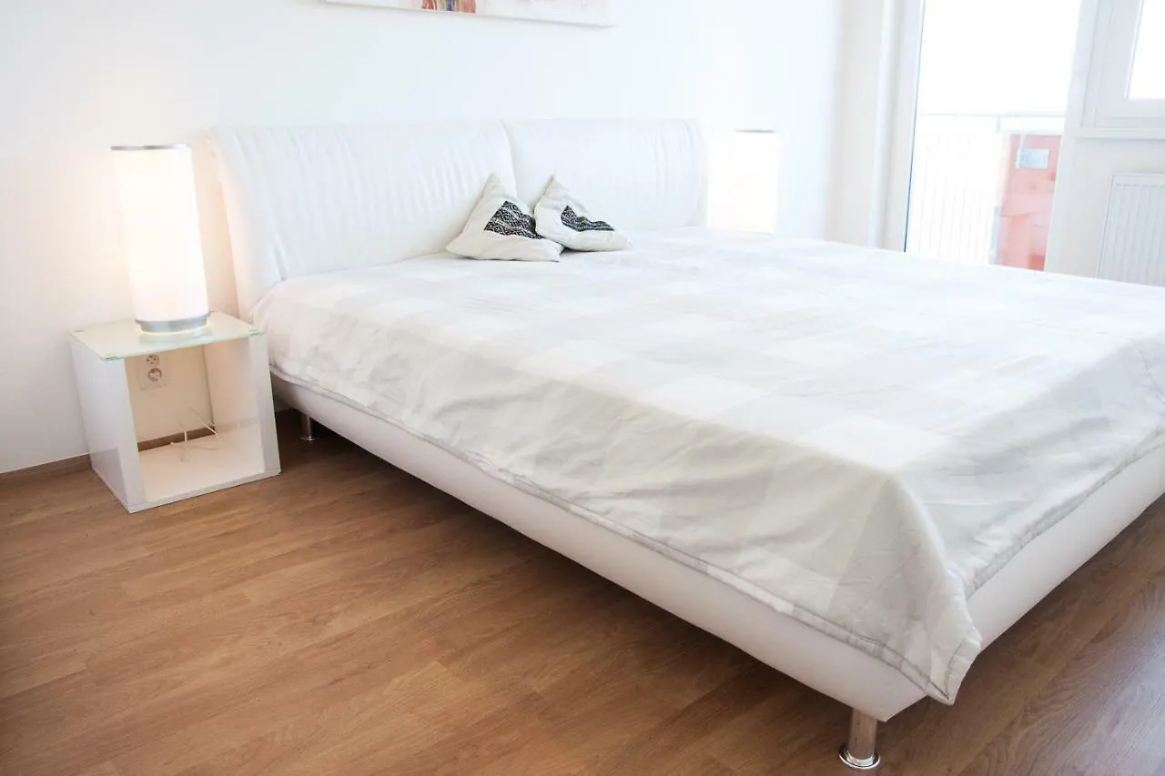 Prostorny 3 Pokojovy Apartman S Dvema Terasami Prag