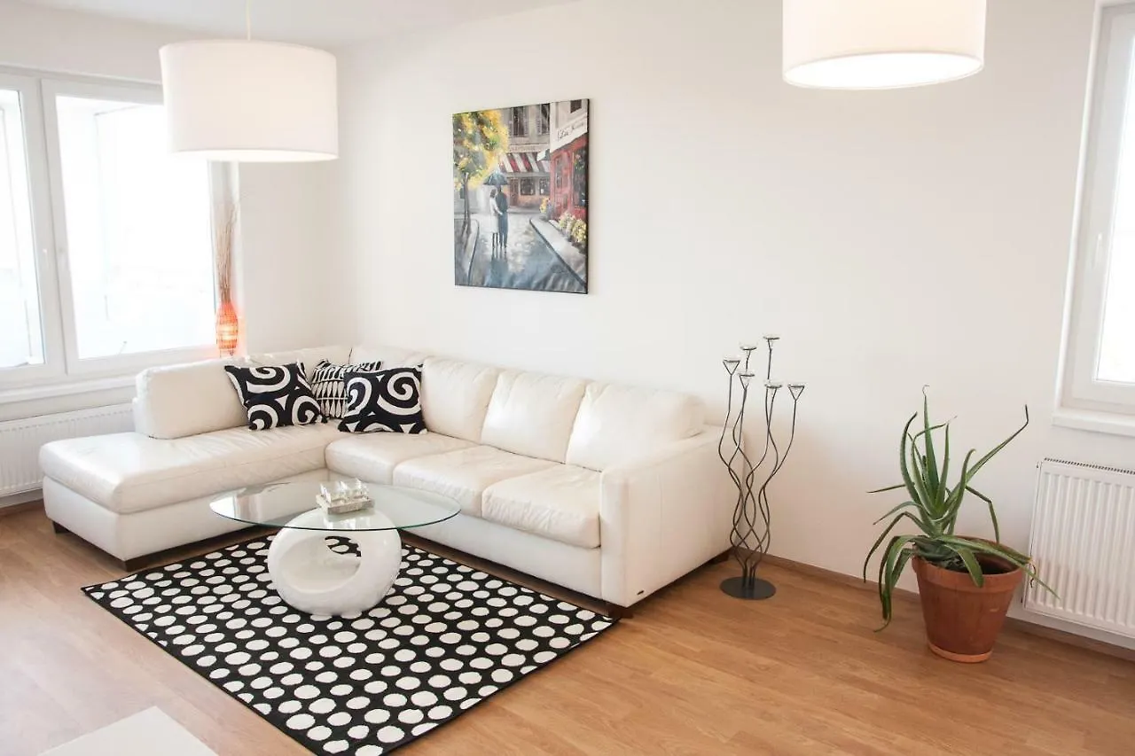Prostorny 3 Pokojovy Apartman S Dvema Terasami Prag Lejlighed