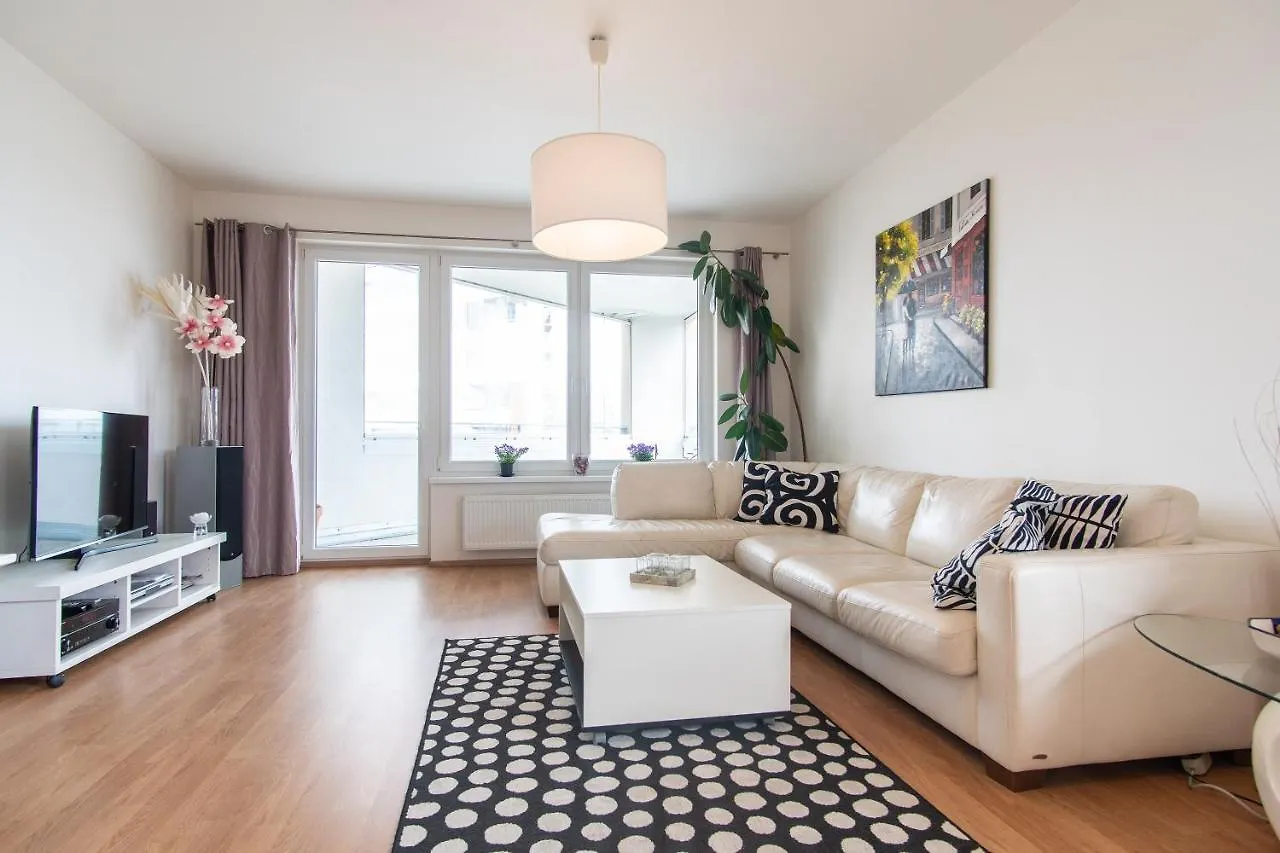 Prostorny 3 Pokojovy Apartman S Dvema Terasami Prag 0*,