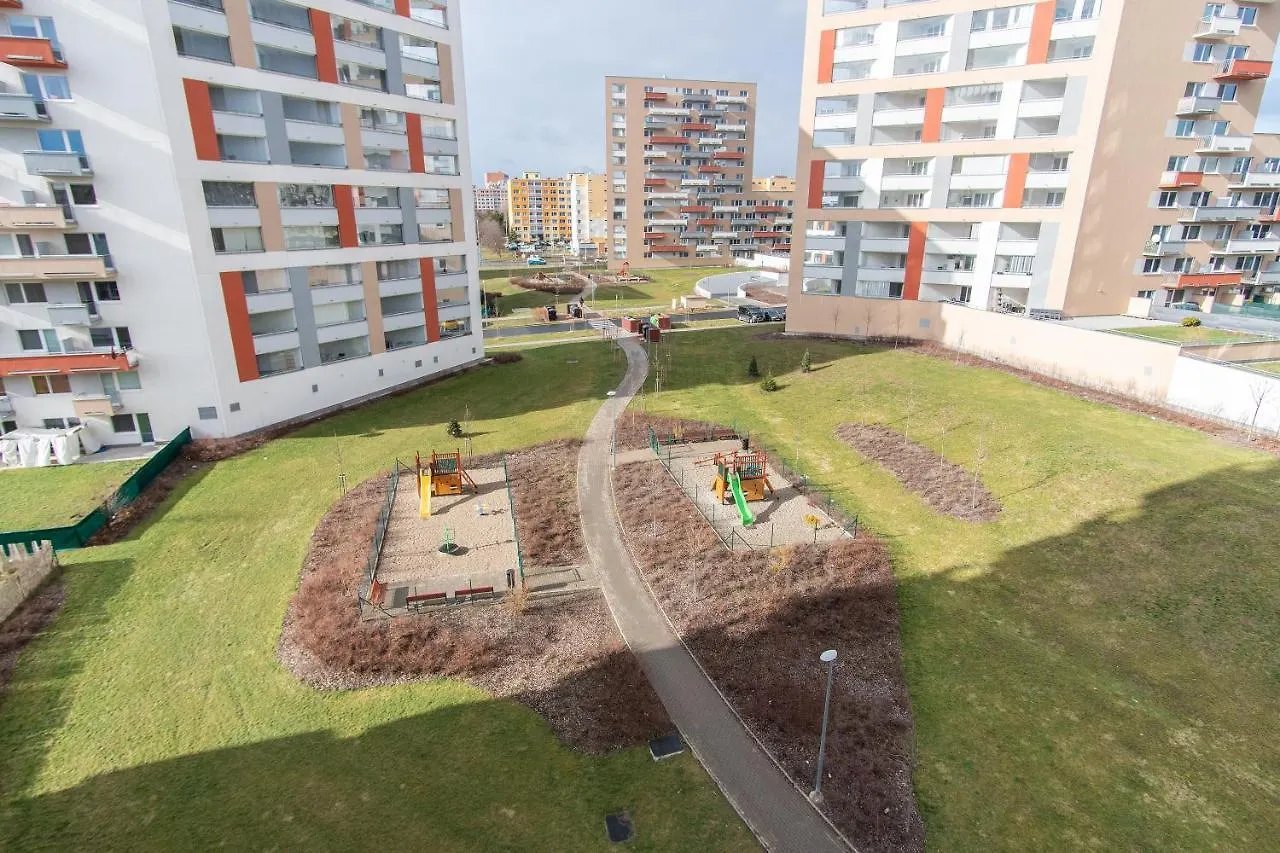 Lejlighed Prostorny 3 Pokojovy Apartman S Dvema Terasami Prag
